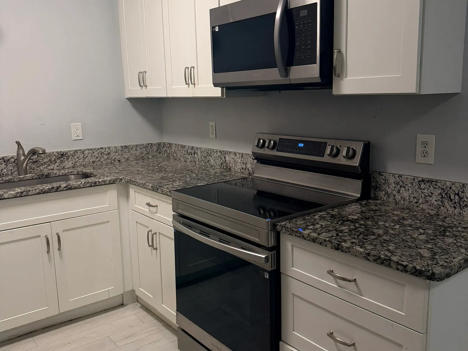 2 bed, 876 sqft, $1,750 — Photo 3