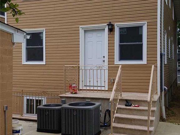 3rd image of 12021 142nd St