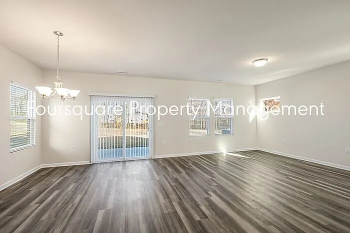 315 Joneshaven Dr — Photo 9