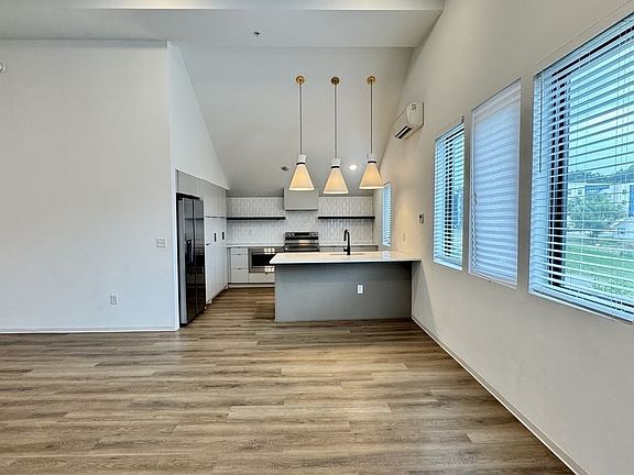 3rd image of 6115 Nieman Rd #6103-5C