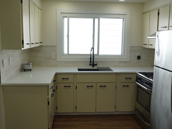 Kitchen pic 1