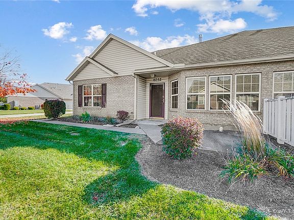 2nd image of 4032 Twin Lakes Cir