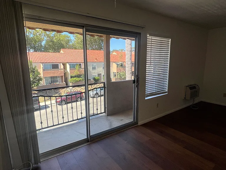 7555 Linda Vista Rd #31 — Photo 22