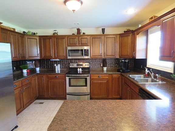 5th image of 550 Eagle Landing Dr