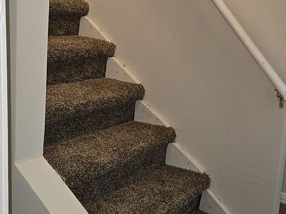 STEP LEADING TO UPSTAIRS