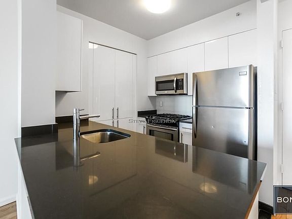5th image of 4610 Center Blvd APT 2318