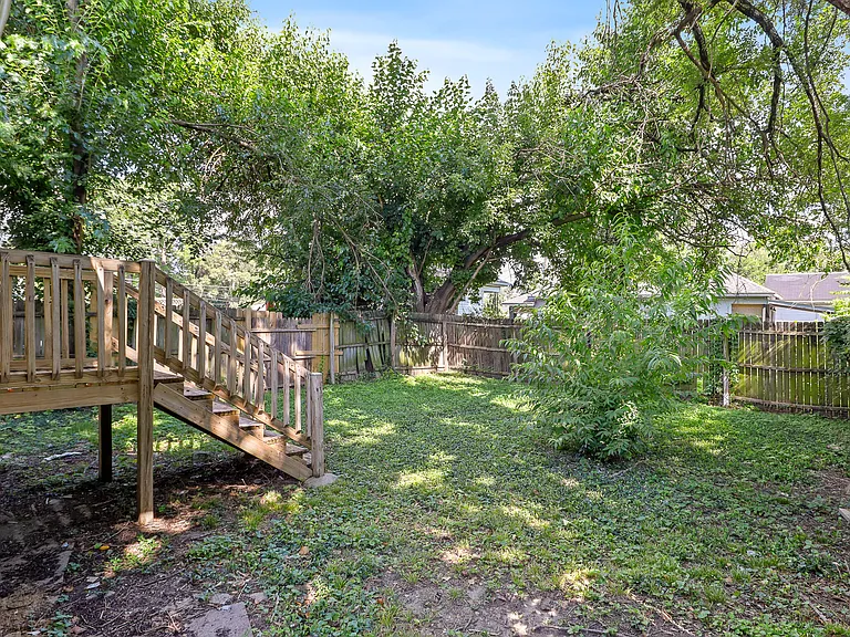 2522 Wilson Ave — Photo 14