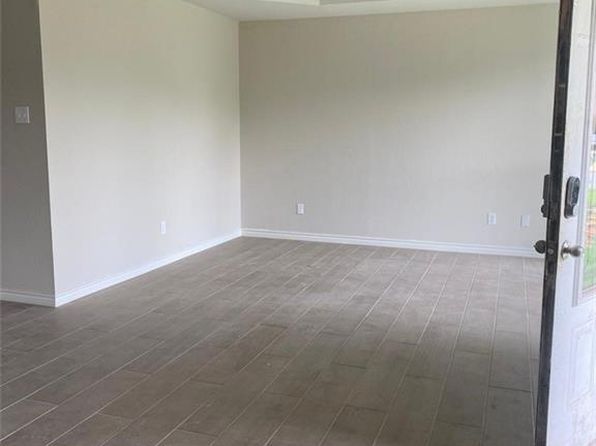 2114 Monterrey St, Hidalgo, TX 78557