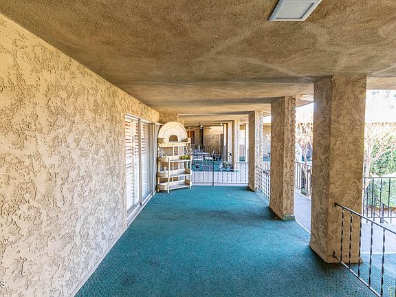 5th image of 630 W Huntington Dr Unit 212
