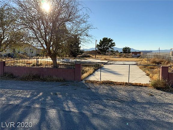 4th image of 2520 Mallard Ave