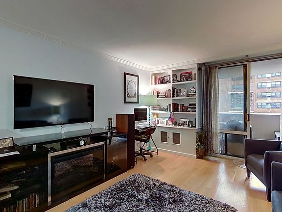 4th image of 100 W 94th St APT 11-C
