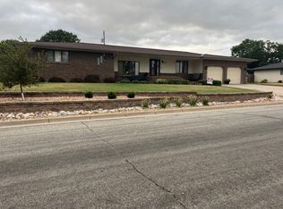 1215 Hickory St, Victoria, KS 67671