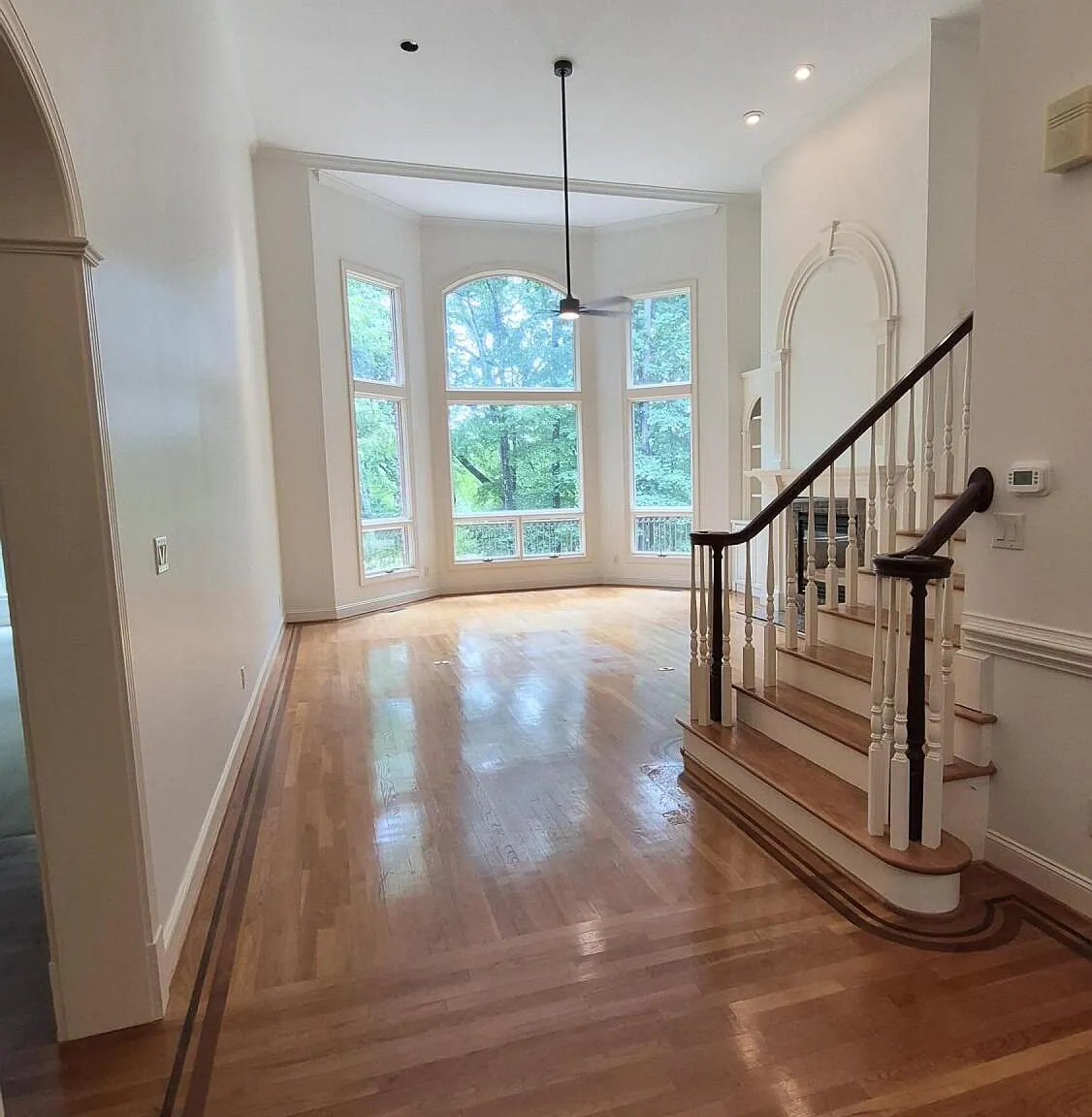 5 bed, 4.5 bath, 4447 sqft, $4,950 — Photo 4