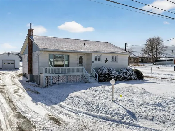 83 Robichaud St, Cap Pela, NB E4N 1Y5