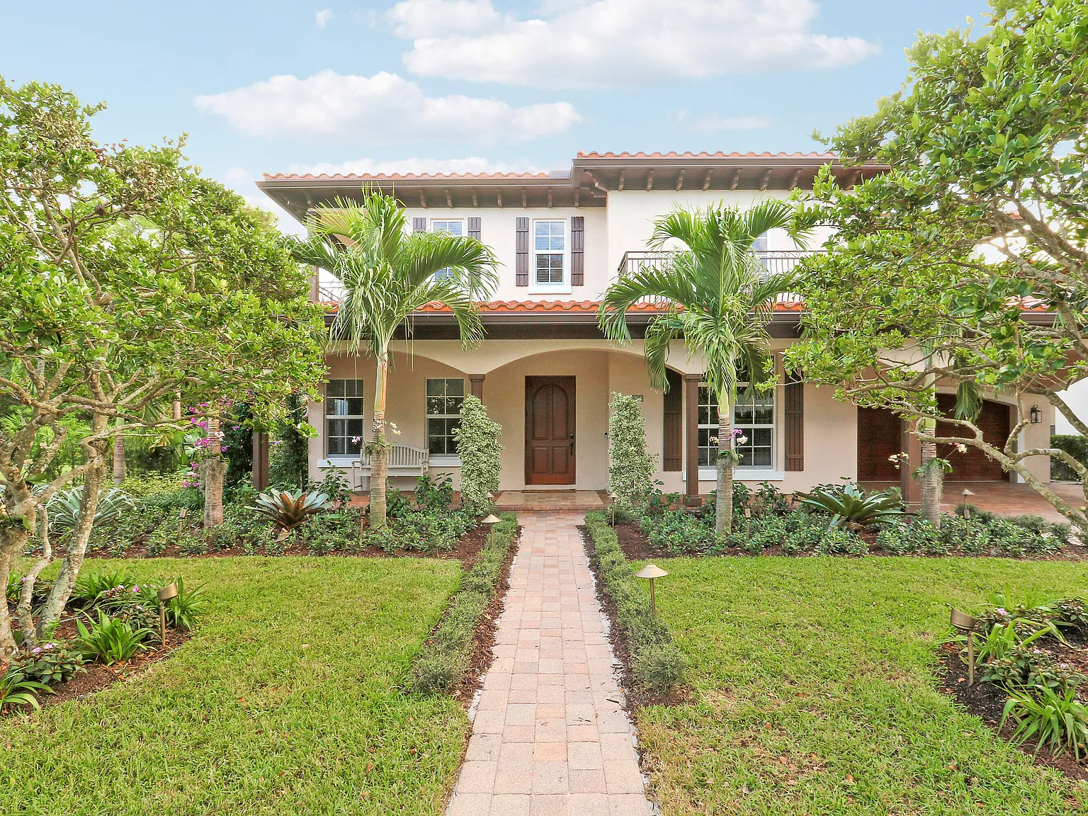 5 bed, 4.5 bath, 4666 sqft, $15,000 — Photo 2