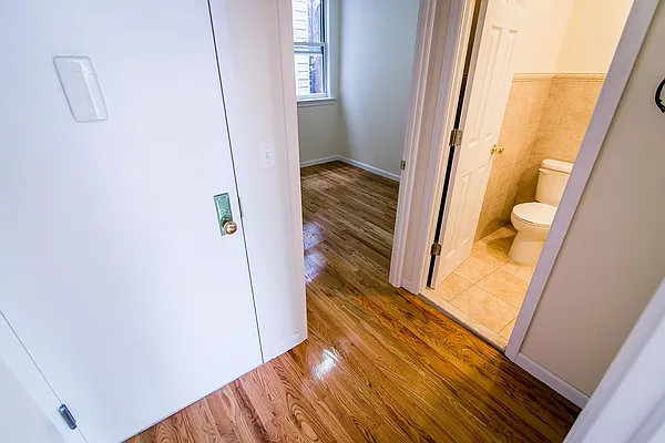 Rented by Nooklyn NYC LLC | media 64