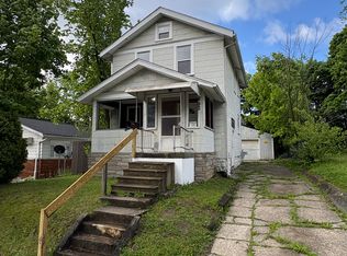 692 Russell Ave, Akron, OH 44307