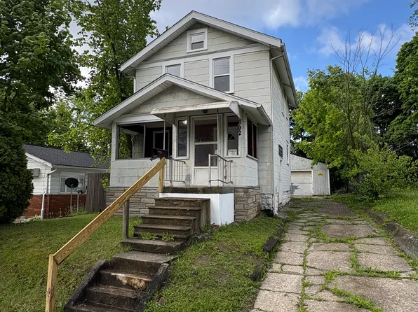 692 Russell Ave, Akron, OH 44307