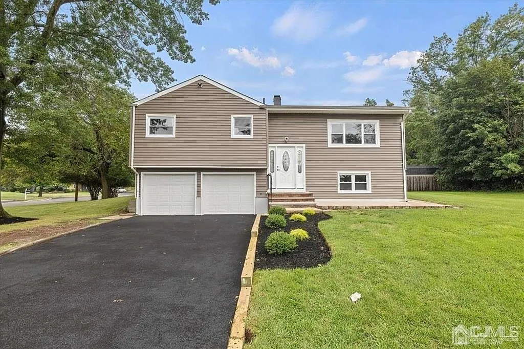 444 Rivercrest Dr photo 1
