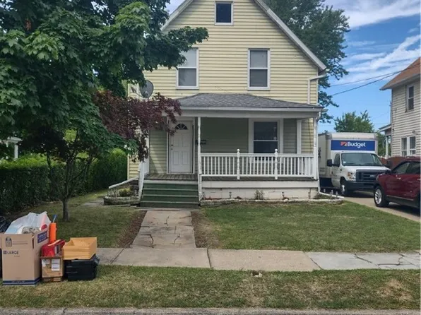 2396 Apple Ave, Lorain, OH 44055