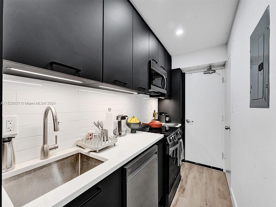 1st image of 1000 West Ave APT 506