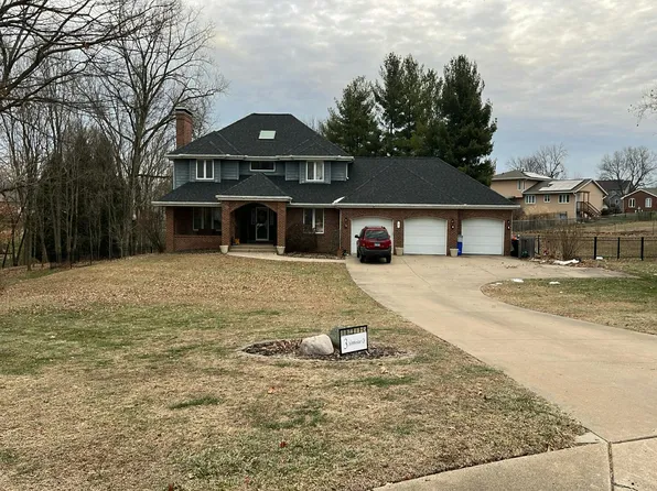 3 Woodview Ct, Washington, IL 61571