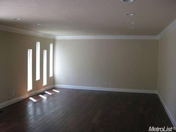 5th image of 912 Fawn Ct