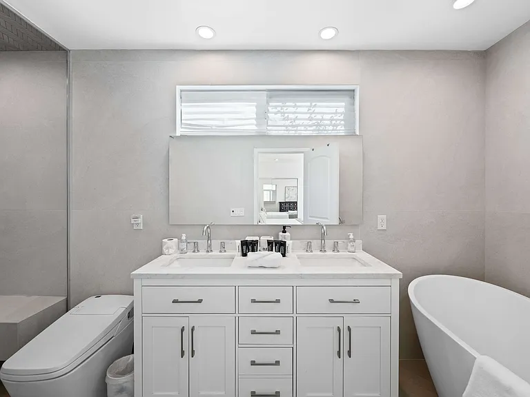 Master Bathrooom
