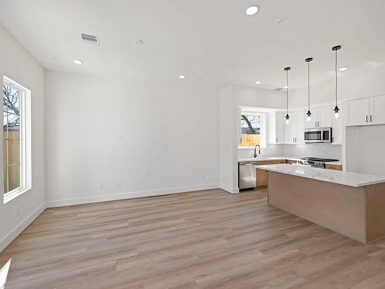 3510 Adair St — Photo 15