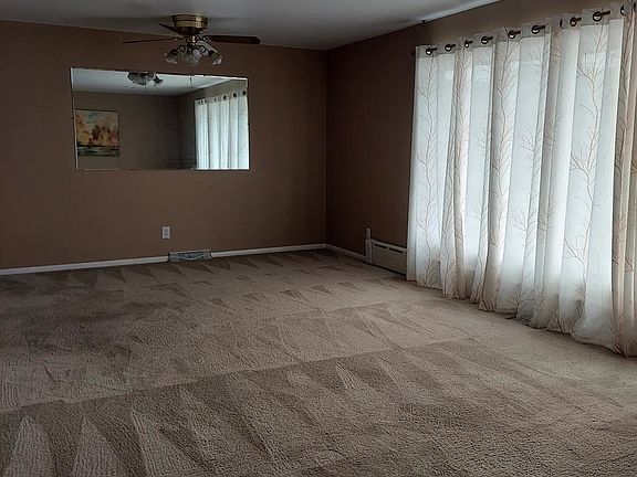 3rd image of 1216 Lakeview Ave