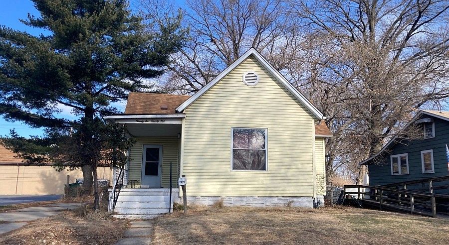 1st image of 2621 E 24th St