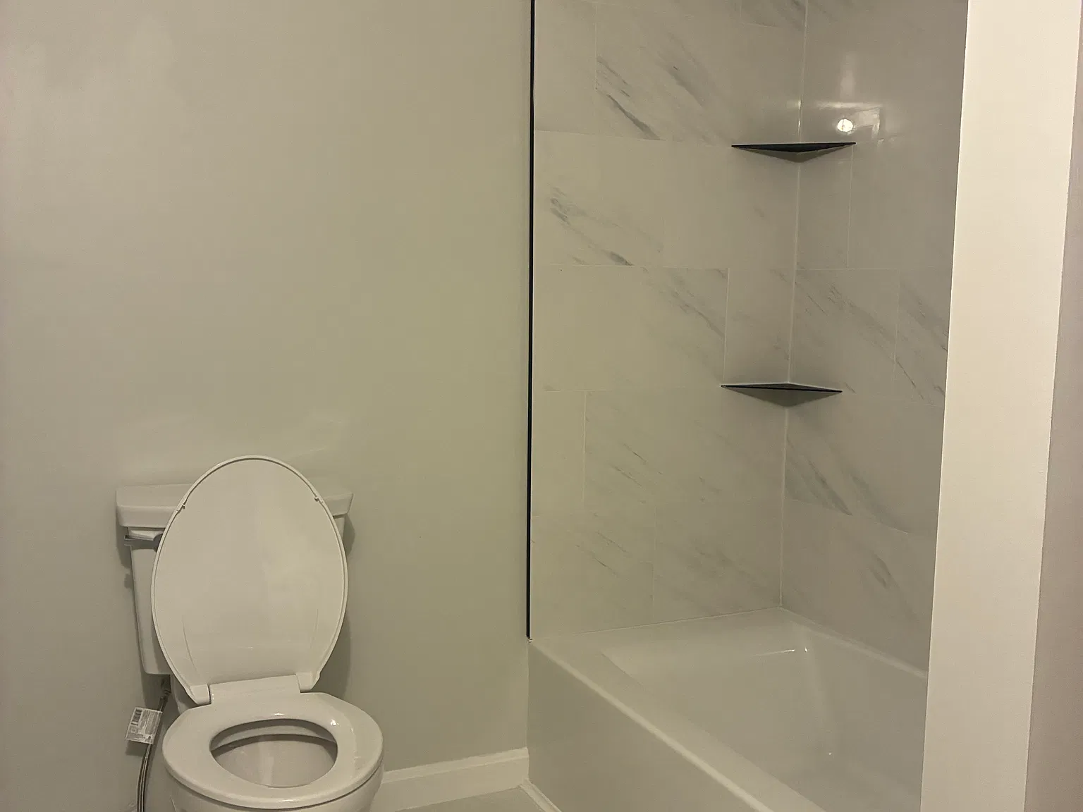 2 bed, 1000 sqft, $2,500 — Photo 2