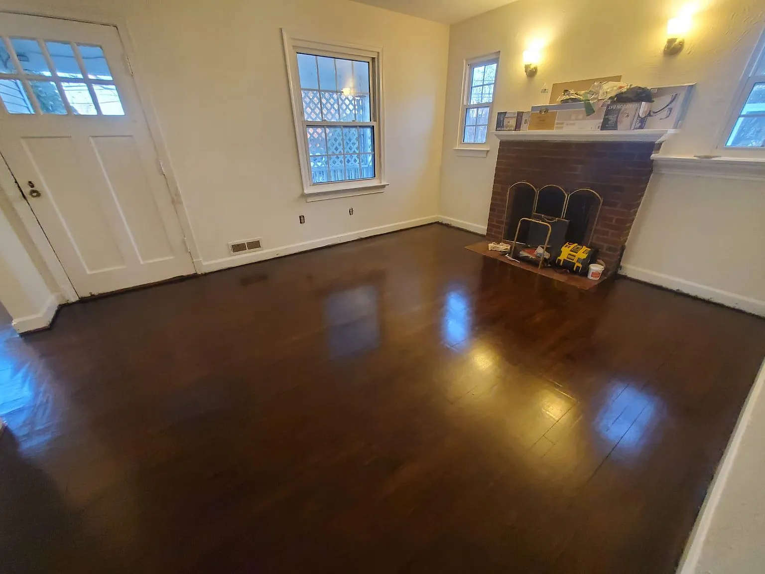 3 bed, 1017 sqft, $3,300 — Photo 4