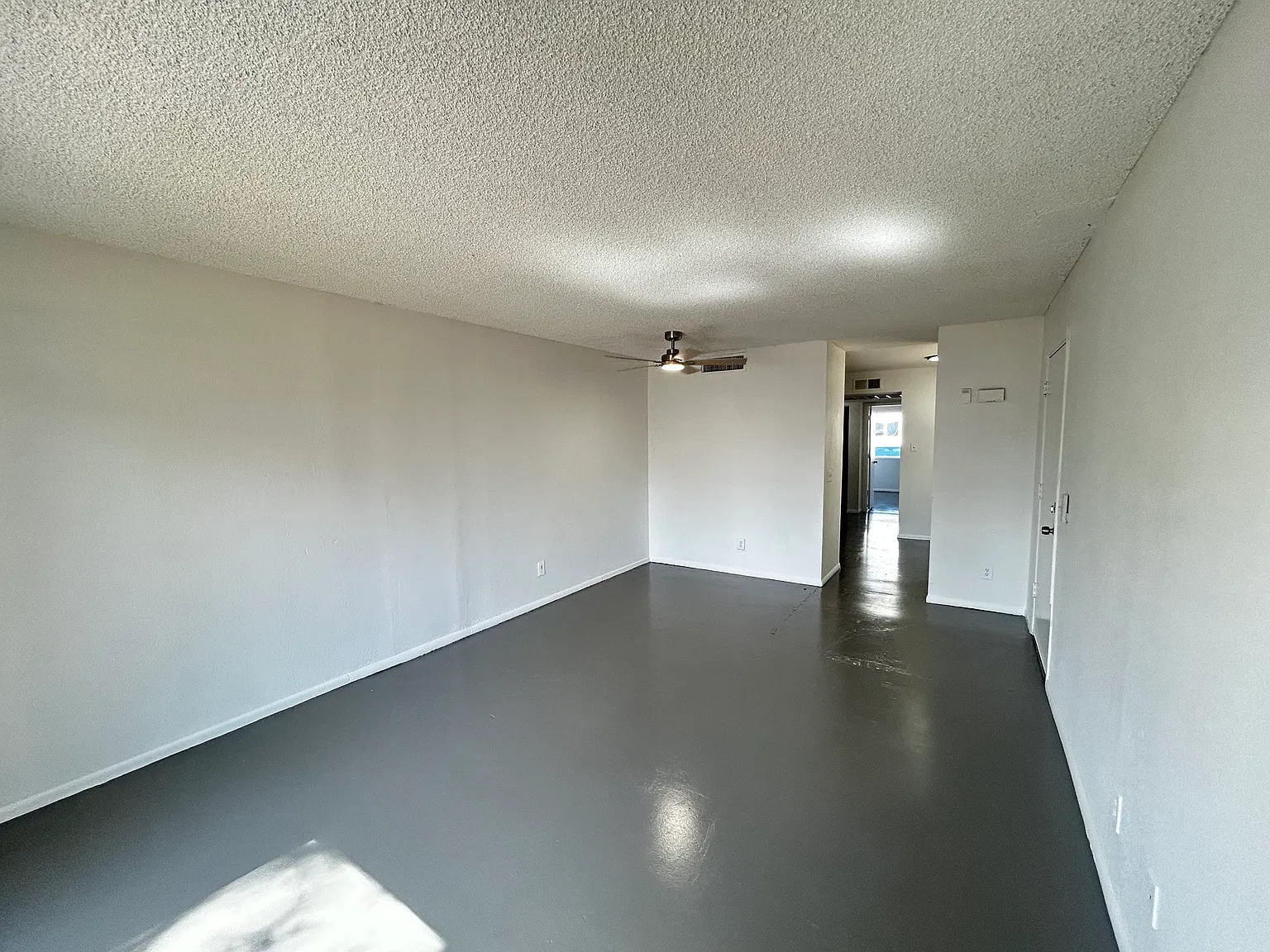 2 bed, 900 sqft, $1,395 — Photo 2
