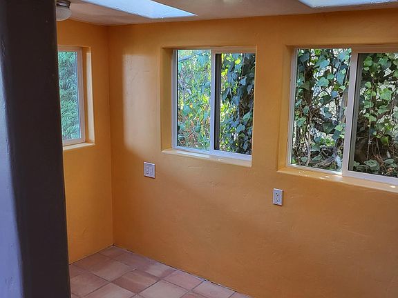 4th image of 2965 Glen Albyn Dr