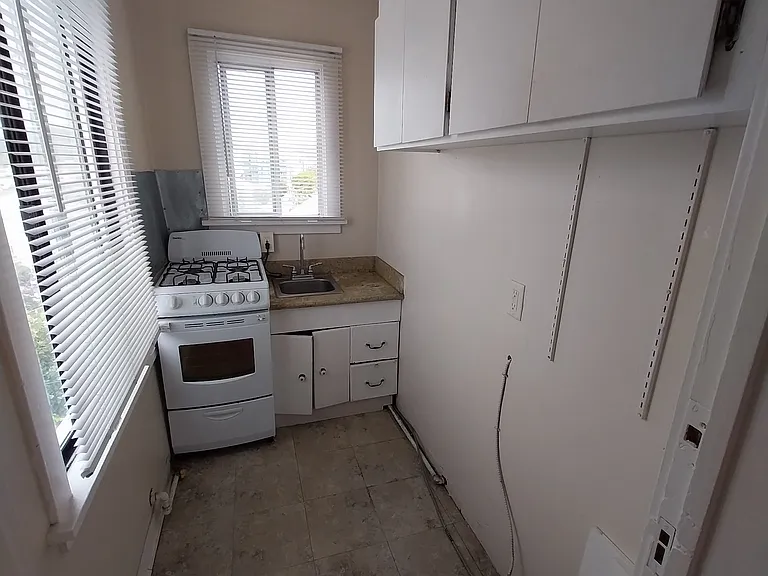 902 3rd St #21/22 — Photo 14