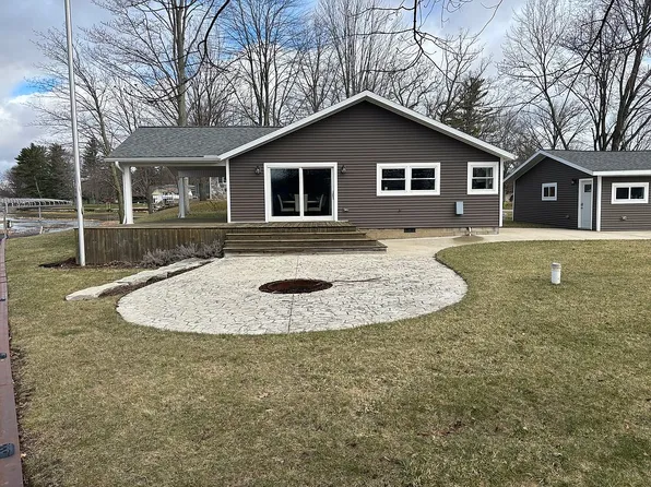 5458 Oakridge Dr, Beaverton, MI 48612