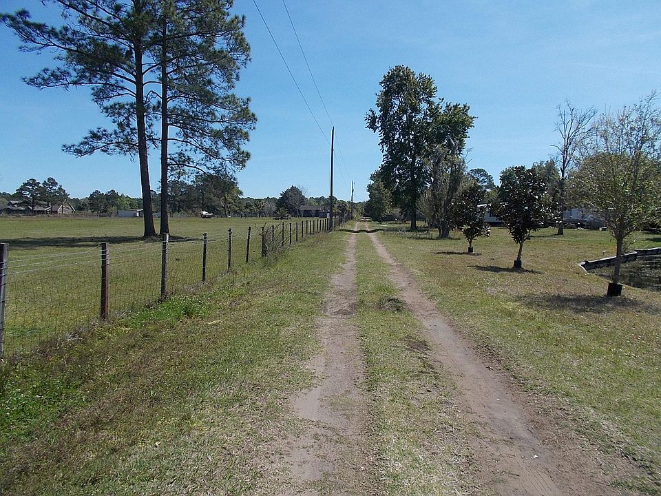 2nd image of 2525C Pellicer Rd
