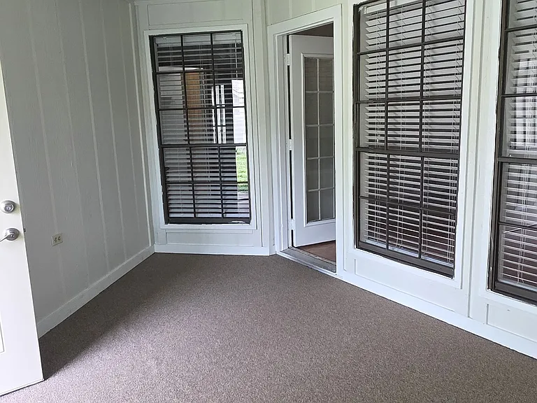 1921 Felix Dr — Photo 36