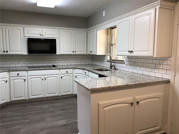 4th image of 1404 Munn Dr
