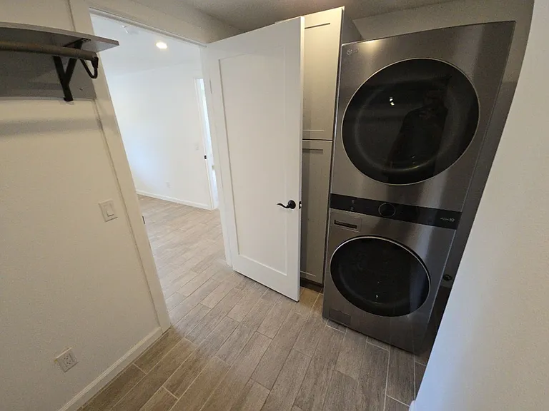 1350 Hallen Dr — Photo 4