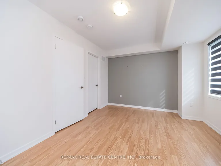 30 Lambert Ln — Photo 26