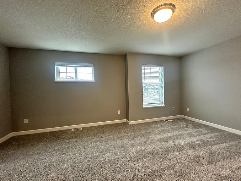 10890 Fountain Pl N — Photo 28