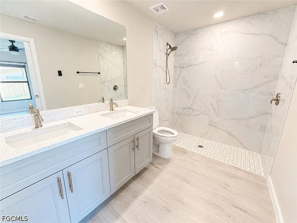 3 bed, 2.0 bath, 2852 sqft, $2,000 — Photo 4