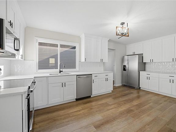 4th image of 335 E Little Creek Rd