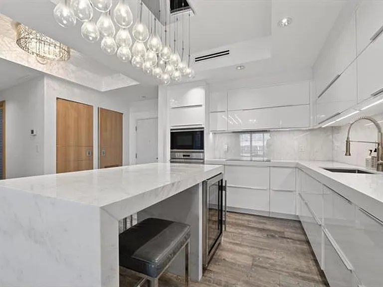 2301 Collins Ave #Penthouse 14 — Photo 3
