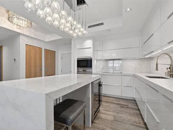 2301 Collins Ave, Miami Beach, FL