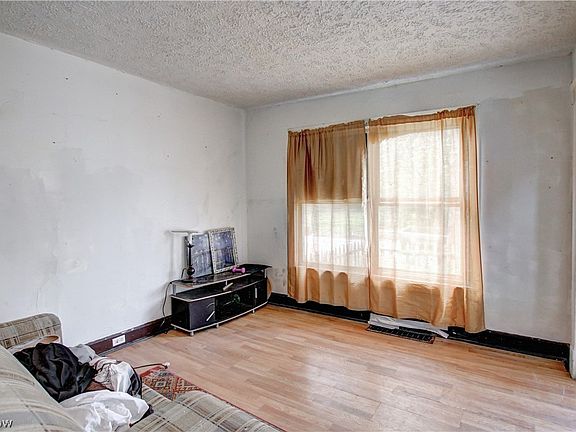 5th image of 7017 Colgate Ave Front 7015