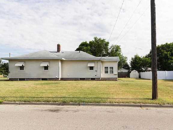 3rd image of 2672 Woodbine Ave SW