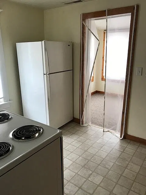 18 N Dodge St — Photo 4